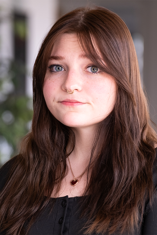 Elisabeth Watkins Profile Picture